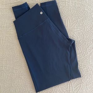 LIKE NEW Lululemon Wunder Under HR legging, 28”